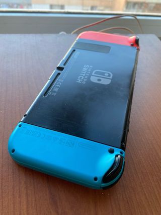 Nintendo Switch Azul/Rojo Casi Nueva