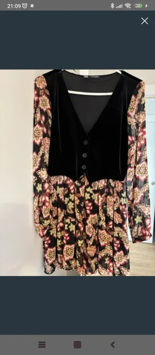 Vestido Zara flores corto manga larga