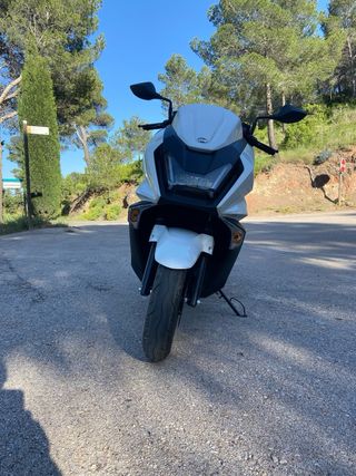 Kymco Skytown 125cc Maxi Scooter