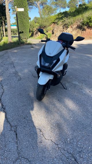 Kymco Skytown 125cc Maxi Scooter