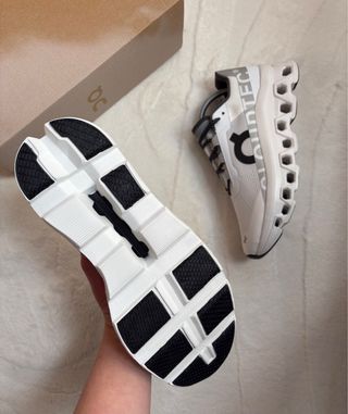 Zapatillas On Running Cloudtec Blancas/Grises