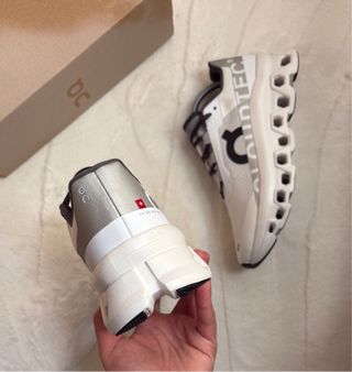 Zapatillas On Running Cloudtec Blancas/Grises