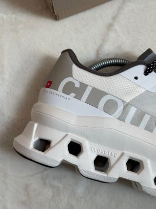 Zapatillas On Running Cloudtec Blancas/Grises