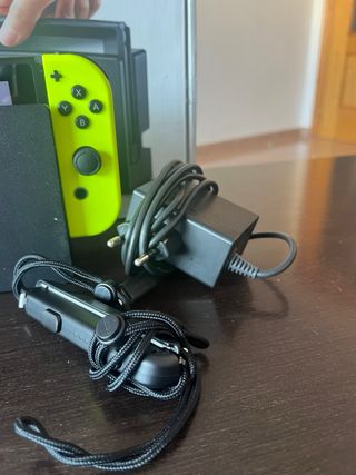 Nintendo Switch Azul y Amarillo