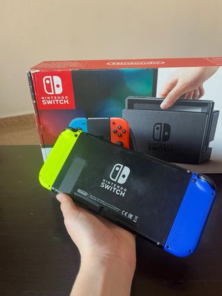 Nintendo Switch Azul y Amarillo