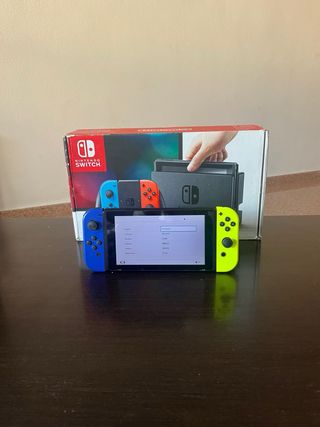 Nintendo Switch Azul y Amarillo