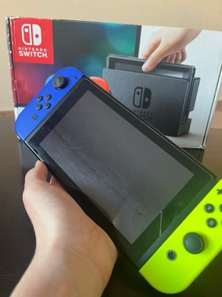 Nintendo Switch Azul y Amarillo
