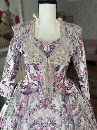 Traje de Fallera rosa y morado
