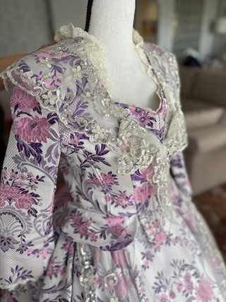 Traje de Fallera rosa y morado