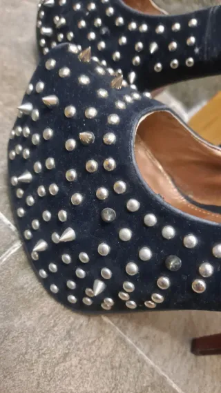 Zapatos plataforma negros con tachuelas