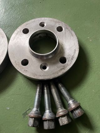 Separadores 20mm + Tornillos