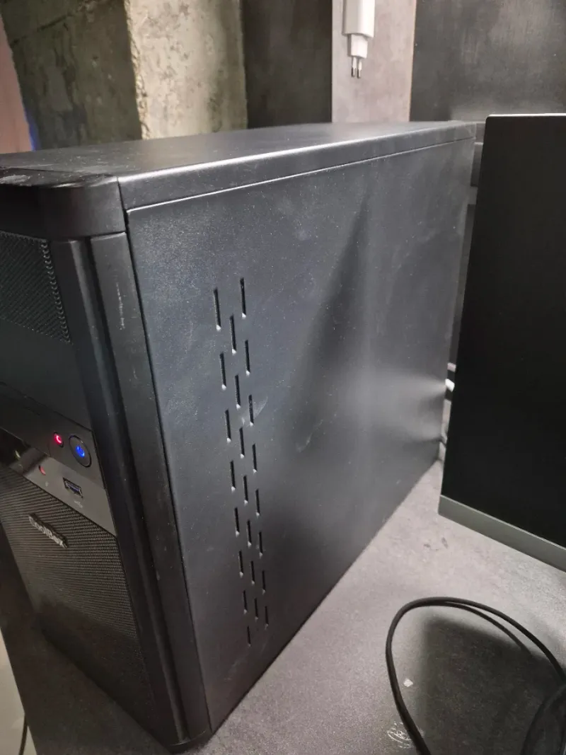 PC Potente i5 9a gen / 24Gb DDR4 / RX580 4Gb / SSD afbeelding 3