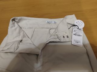 Pantalón vestir Stradivarius beige T.34