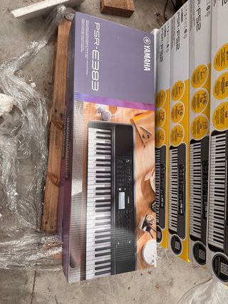 Teclado Yamaha PSR-E383 nuevo sin abrir