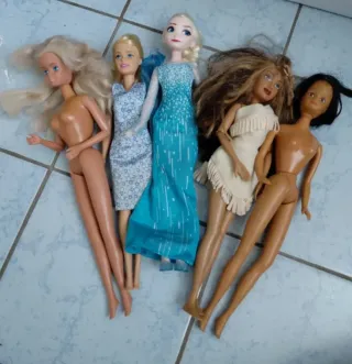 Lotto Bambole Barbie e Accessori