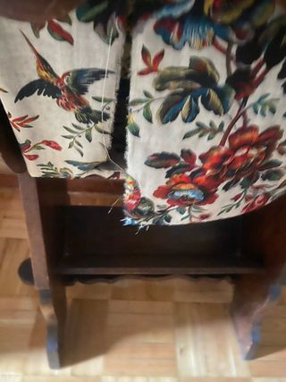 Mueble antiguo costurero y lanas