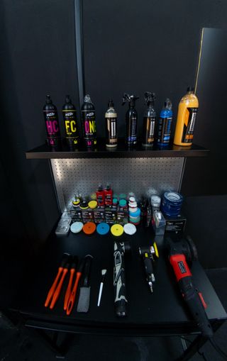 ALQUILER BOX TALLER Y DETAILING PARA POR HORAS