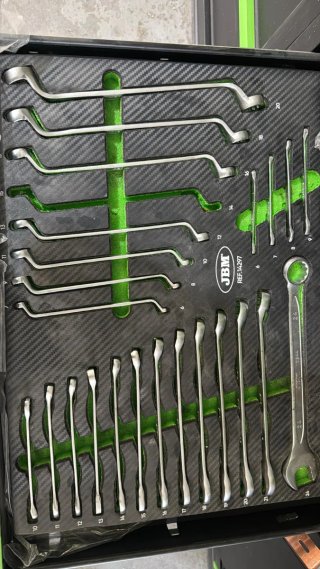 ALQUILER BOX TALLER Y DETAILING PARA POR HORAS