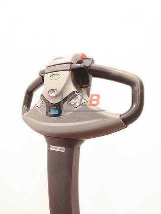 Ref. M-6575 Transpaleta Eléctrica TOYOTA LWE 160 Levio