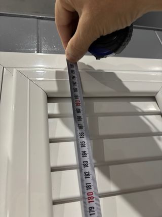 Puerta de aluminio blanco con perfil 195x47