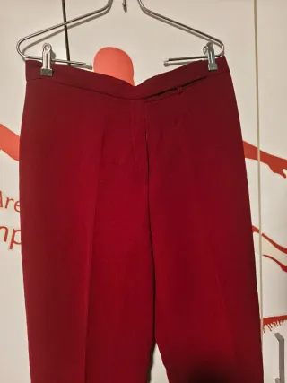 Pantalones rojos elegantes