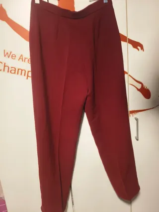 Pantalones rojos elegantes
