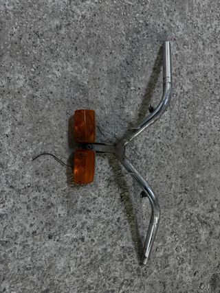 Manillar y tulipas intermitentes Derbi ds