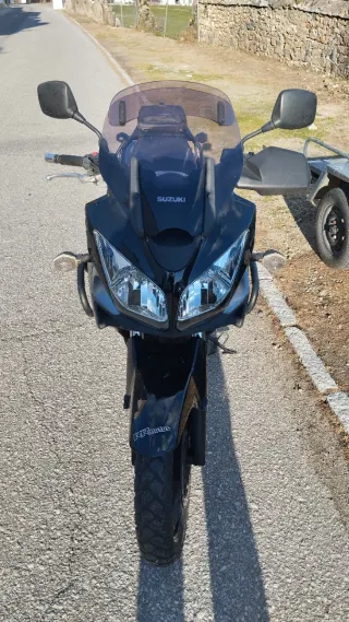 Suzuki V-Strom 650 Adventure Moto
