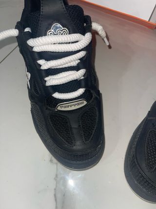 Louis Vuitton Scarpe da Ginnastica Nere e Bianche