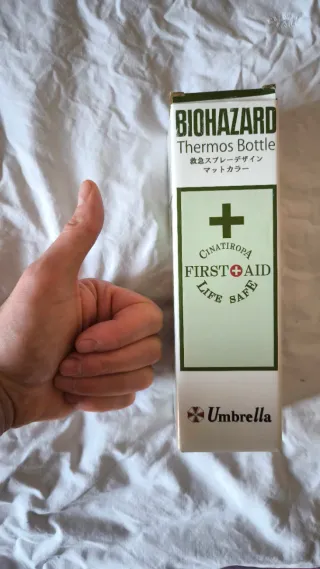 BIOHAZARD Botella Termo First Aid