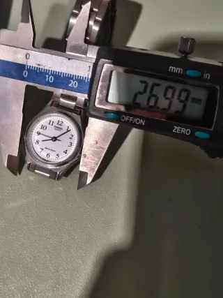 Lote 5 relojes mecánicos y cuarzo