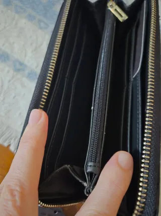 Portafoglio Guess nero donna