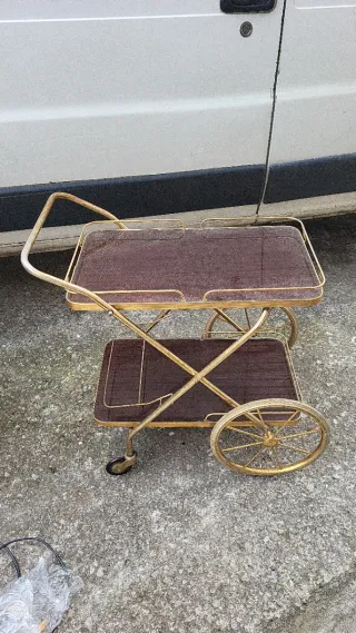 Carrito de bar vintage dorado y madera