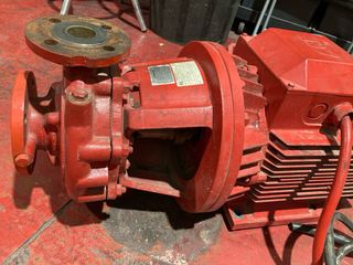 Bomba de agua con motor eléctrico