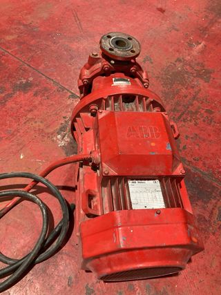 Bomba de agua con motor eléctrico