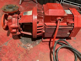 Bomba de agua con motor eléctrico