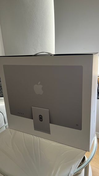 Caja iMac M4 Apple