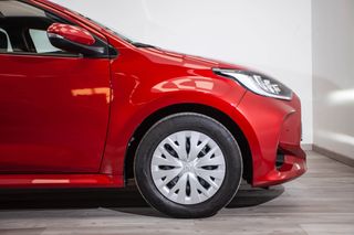 Toyota Yaris 1.5 120H Business Plus