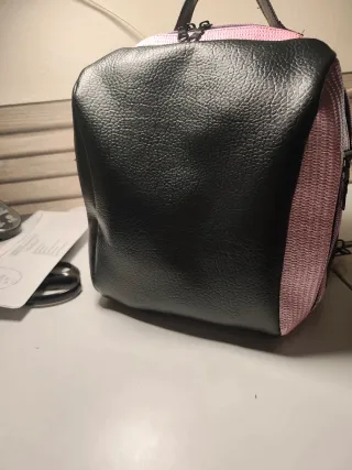 Mochila bolso negra y rosa