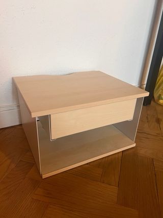 Mesita de noche flotante Ikea Stomso