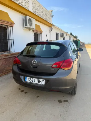 Opel Astra 2011