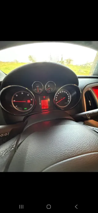 Opel Astra 2011