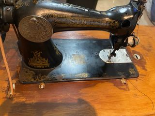 Máquina de coser Singer Antigua