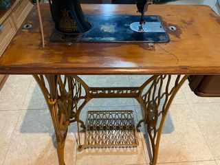 Máquina de coser Singer Antigua