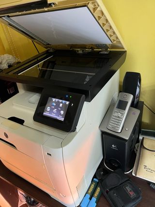 Impresora HP Multifuncional Láser Color