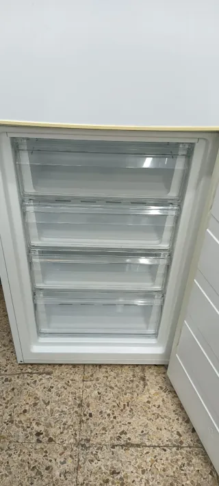NEVERA COMBI CORBERÓ FREEZER ENERGÍA A+