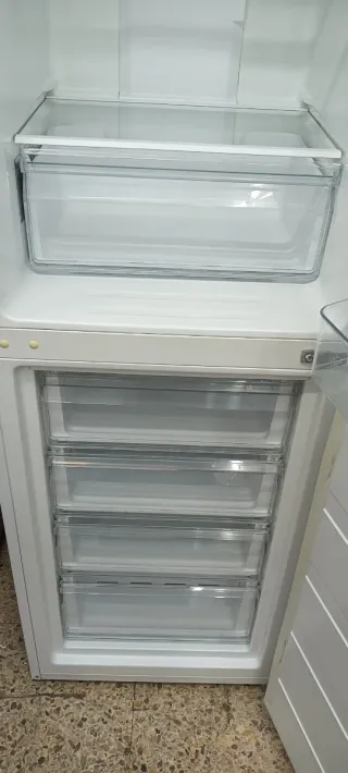 NEVERA COMBI CORBERÓ FREEZER ENERGÍA A+