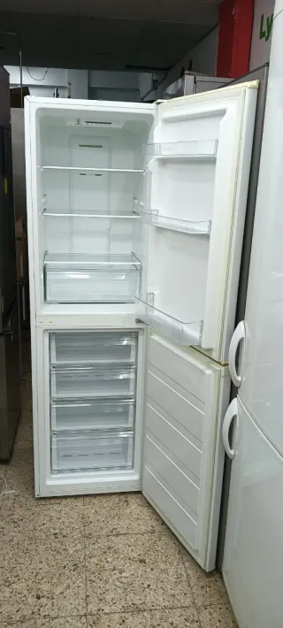 NEVERA COMBI CORBERÓ FREEZER ENERGÍA A+