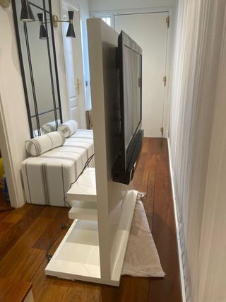 TV Samsung 40 mueble y barra sonido