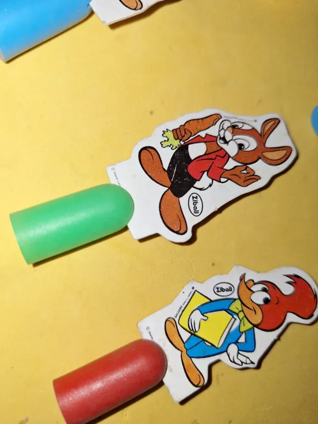 Pastelitos Zibali Colección capuchas lápiz años 70